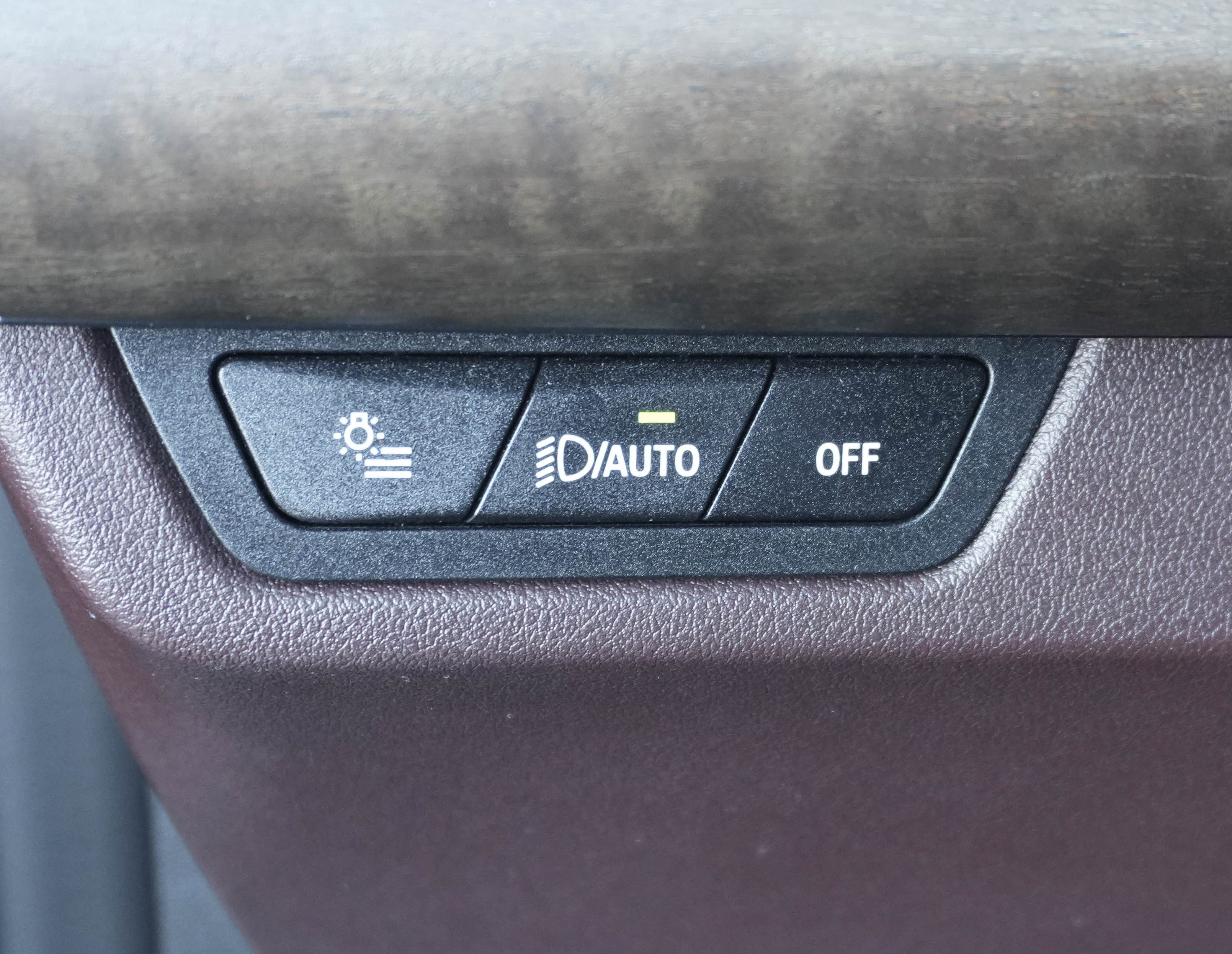 Certified 2025 BMW X1 xDrive28i image 17