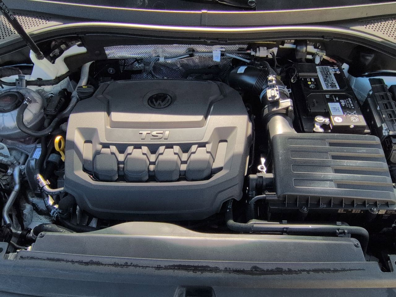 Used 2023 Volkswagen Tiguan SE R-Line image 26