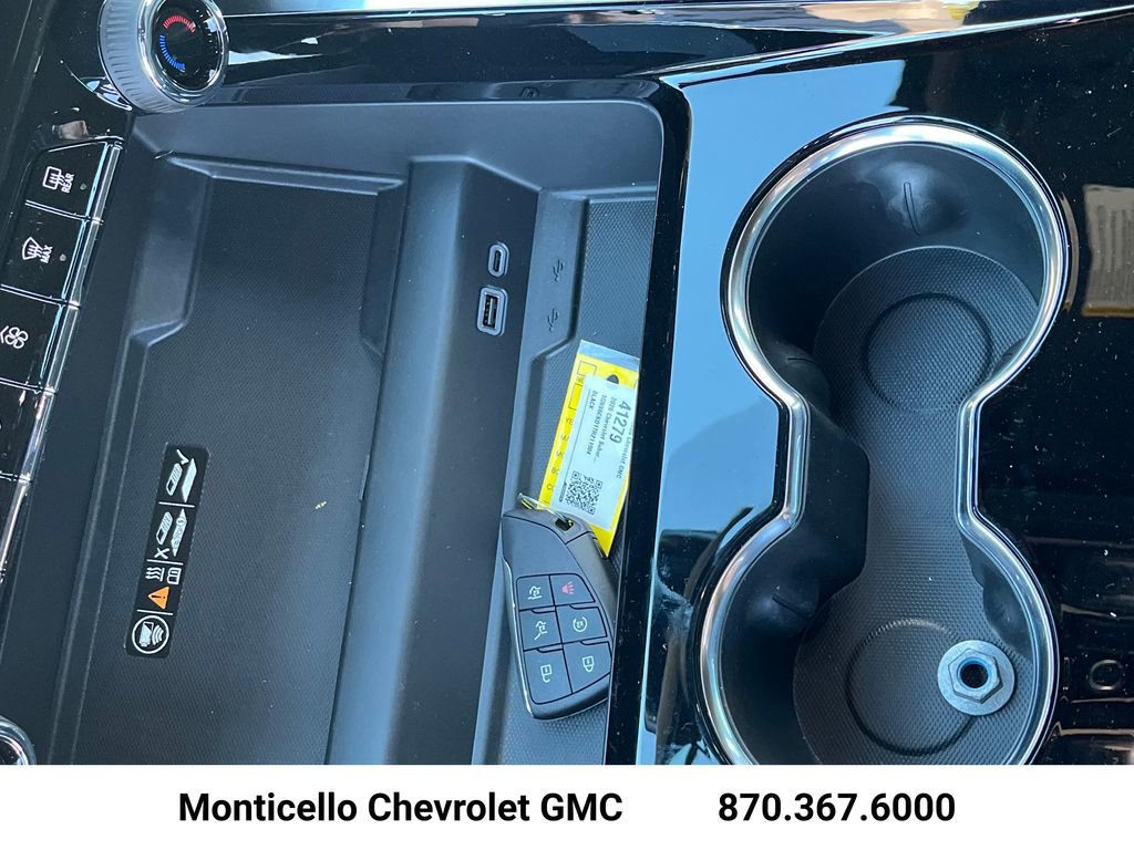 New 2026 Chevrolet Suburban LT w/ Comfort Package AWD/4WD image 18