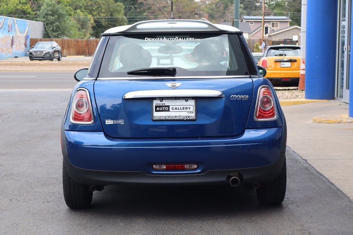 Used 2012 MINI Cooper Hardtop w/ Cold Weather Pkg image 4