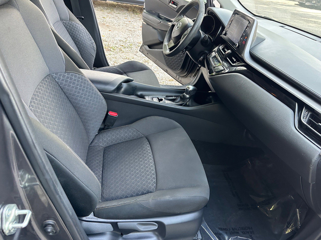 Used 2021 Toyota C-HR LE image 19