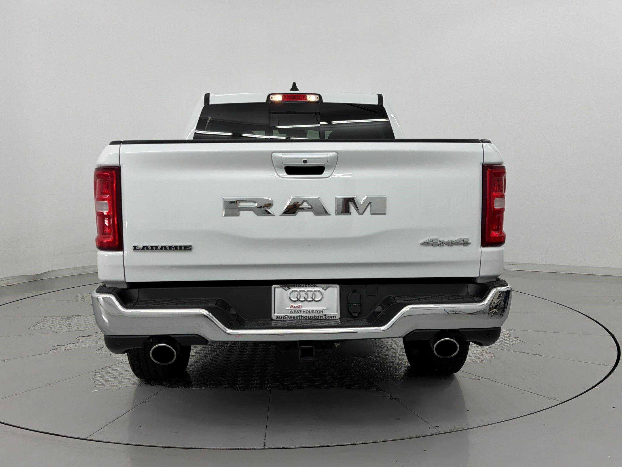 Used 2026 RAM 1500 Laramie AWD/4WD image 10