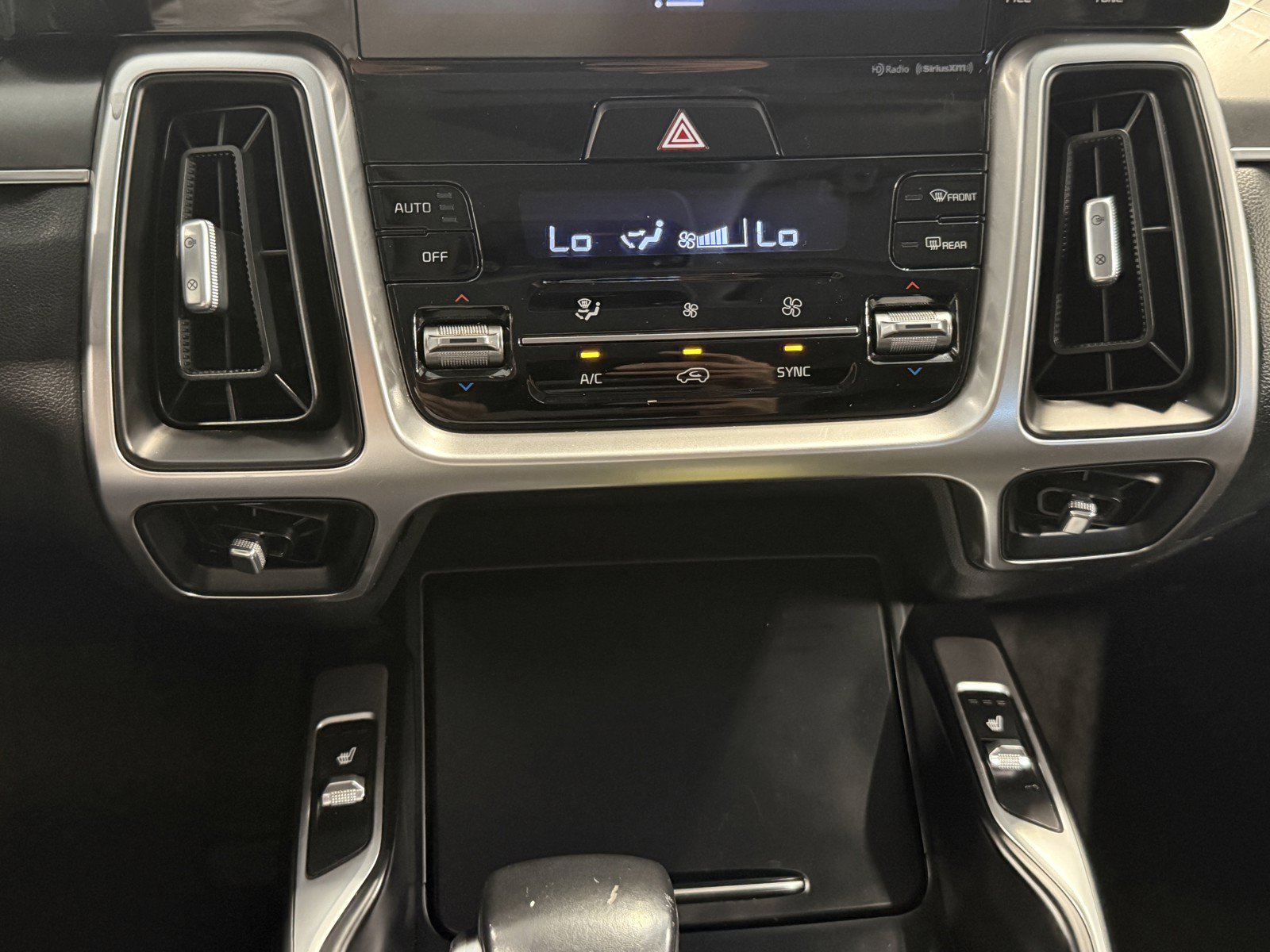 Used 2021 Kia Sorento S w/ Panoramic Sunroof Package AWD/4WD image 14