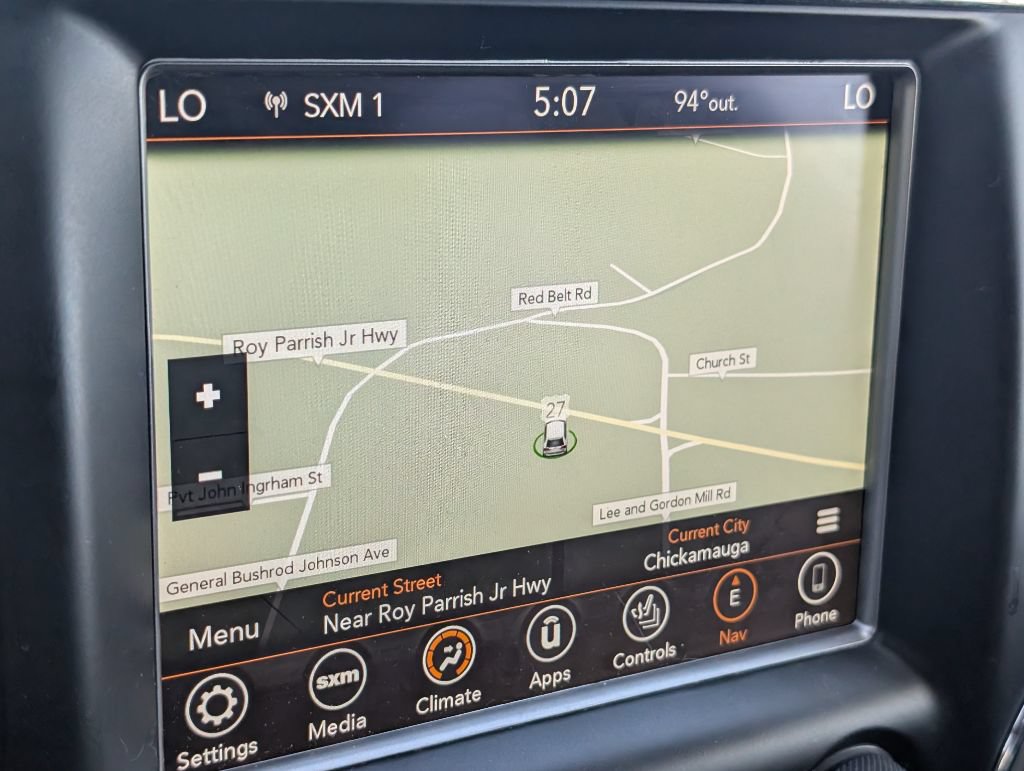 Used 2018 Jeep Grand Cherokee Altitude AWD/4WD image 21