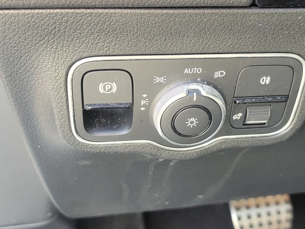 Used 2022 Mercedes-Benz GLA 250 4MATIC image 33