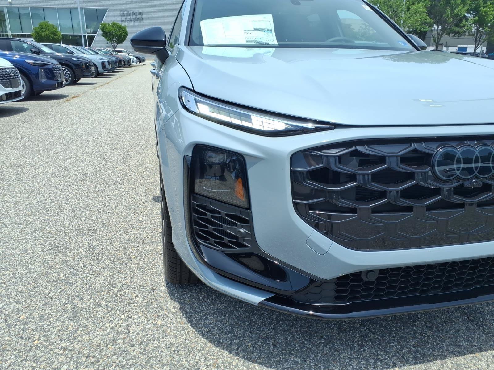New 2026 Audi Q3 quattro 2.0T AWD/4WD image 3