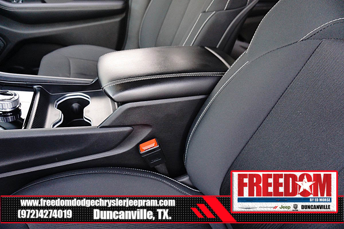 Certified 2025 Jeep Grand Cherokee Laredo image 34