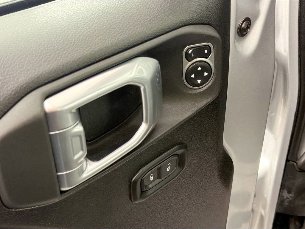 Used 2024 Jeep Wrangler Willys image 17