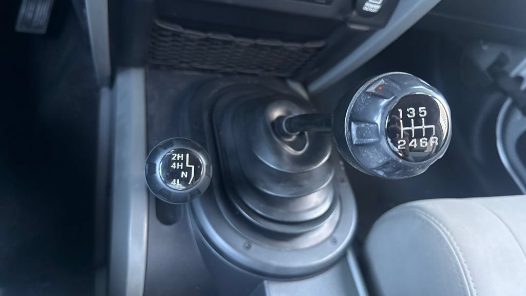 Used 2010 Jeep Wrangler Unlimited Sahara AWD/4WD image 29