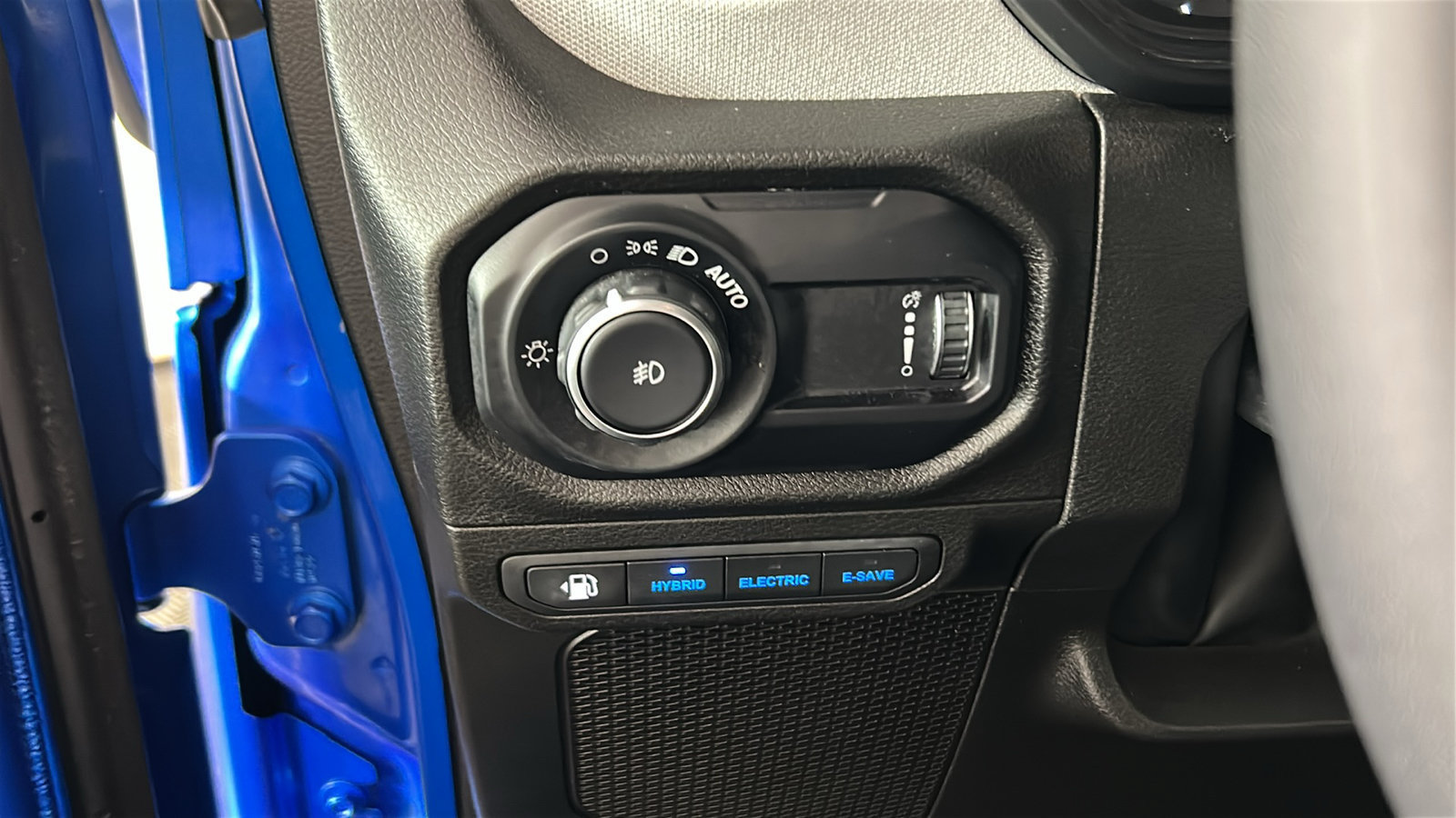 Used 2024 Jeep Wrangler Unlimited w/ Convenience Group AWD/4WD image 23