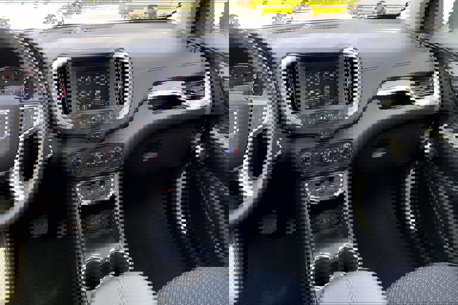 Used 2023 GMC Terrain SLE w/ Driver Convenience Package image 7