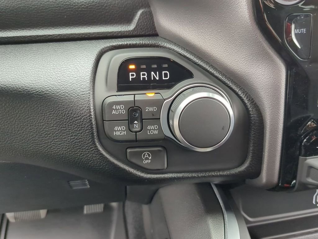 New 2026 RAM 1500 Big Horn AWD/4WD image 9