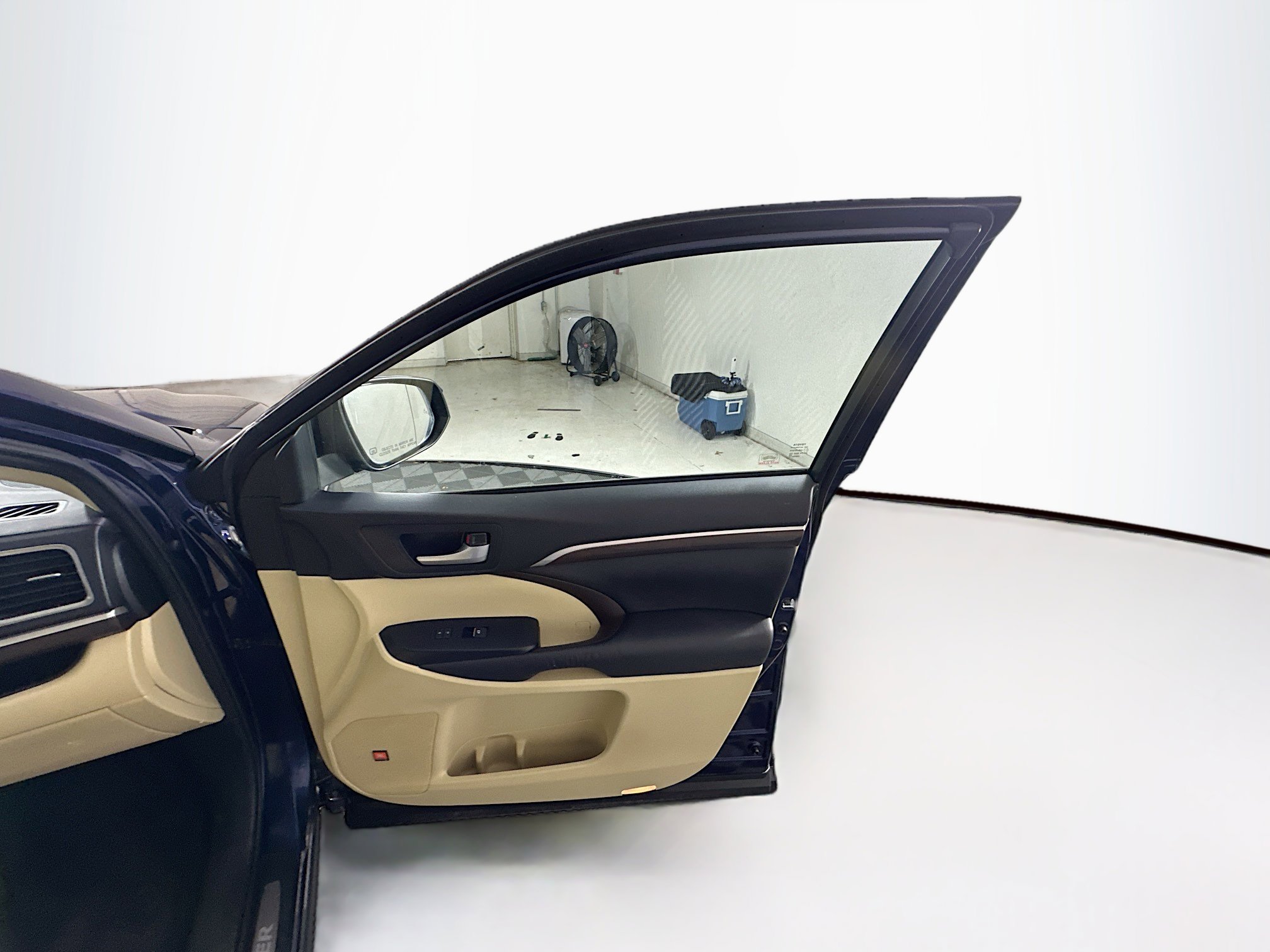 Used 2015 Toyota Highlander Limited Platinum image 35