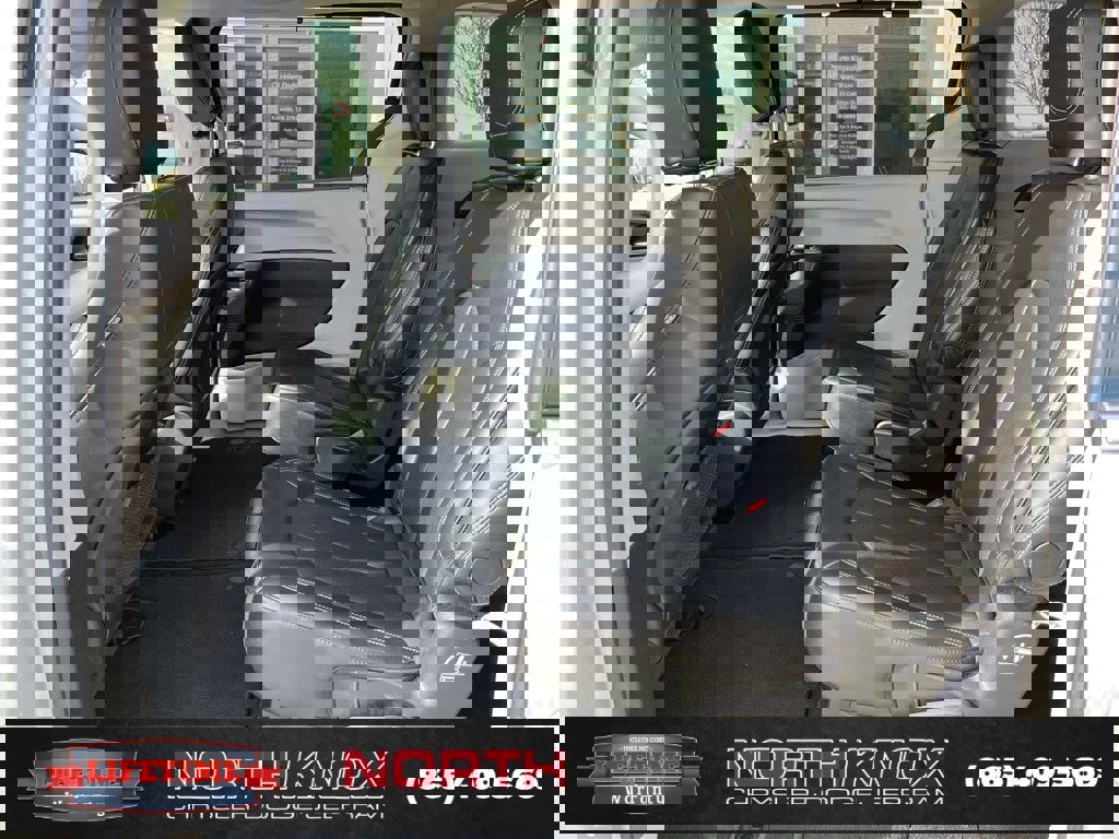 Used 2024 Chrysler Pacifica Touring-L image 13