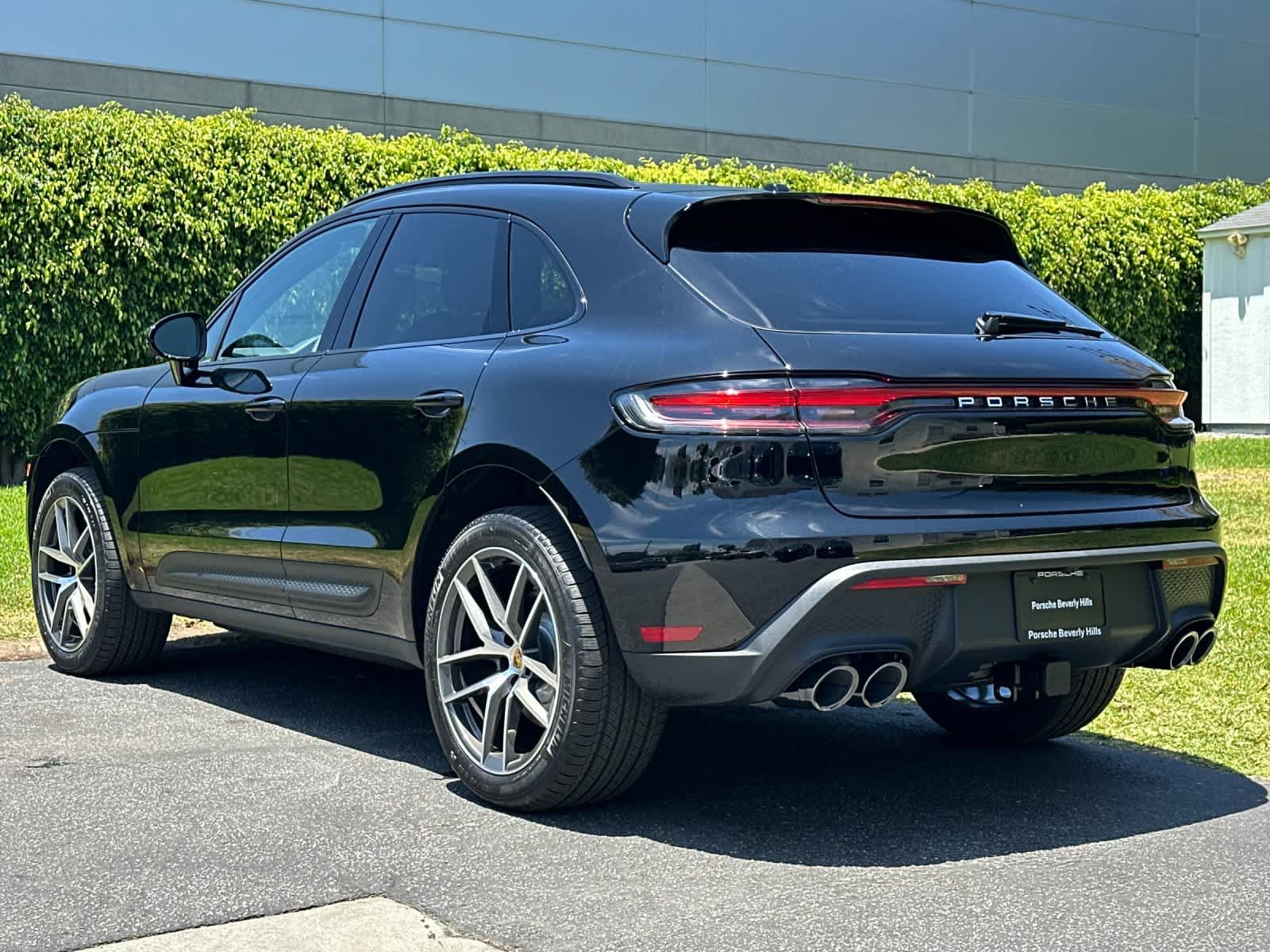 New 2026 Porsche Macan AWD/4WD image 3
