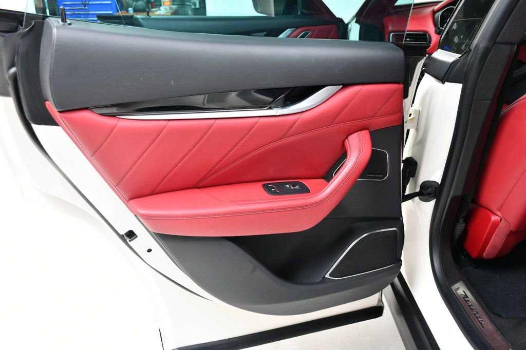 Used 2020 Maserati Levante GranSport image 25