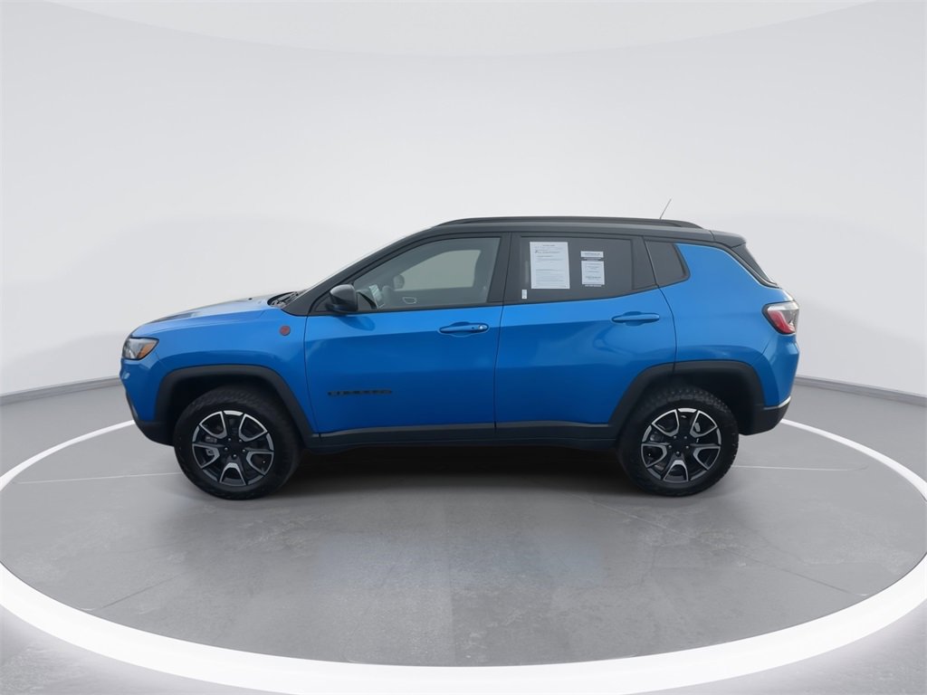 Used 2024 Jeep Compass Trailhawk image 5