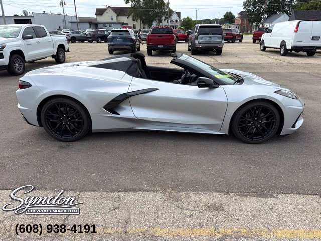 Used 2026 Chevrolet Corvette Stingray Convertible RWD image 3