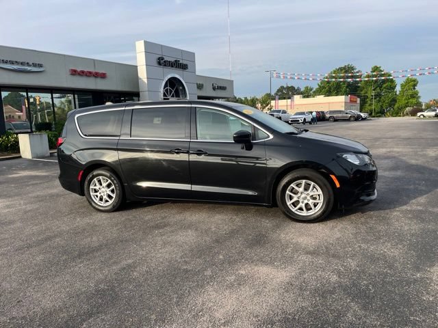 Used 2023 Chrysler Voyager LX FWD image 2