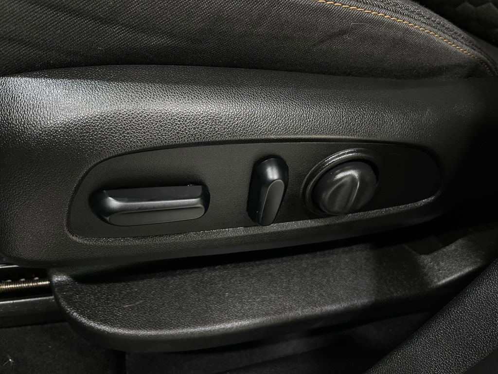 Used 2018 Chevrolet Equinox LT image 16