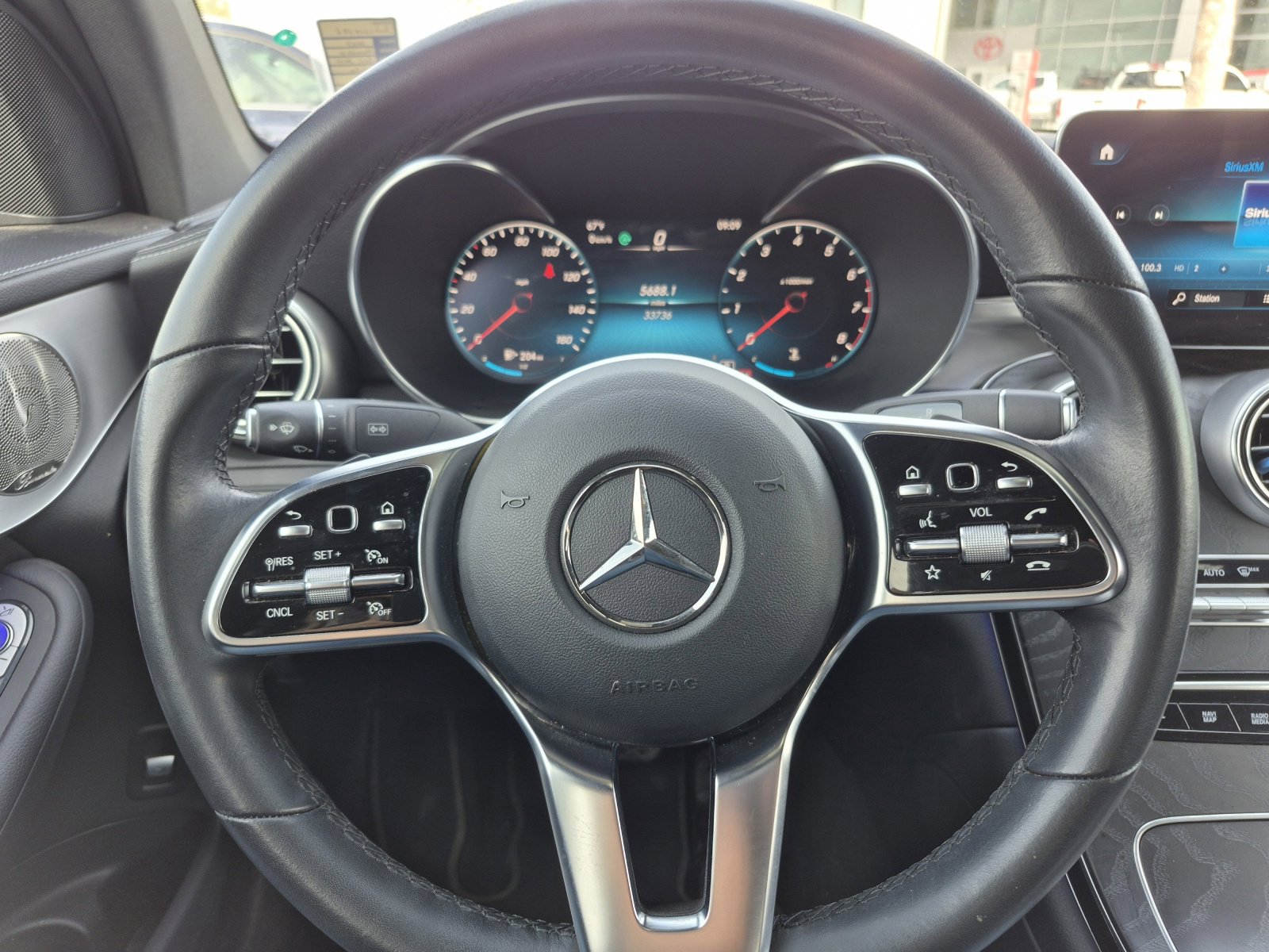 Used 2023 Mercedes-Benz GLC 300 4MATIC Coupe image 9