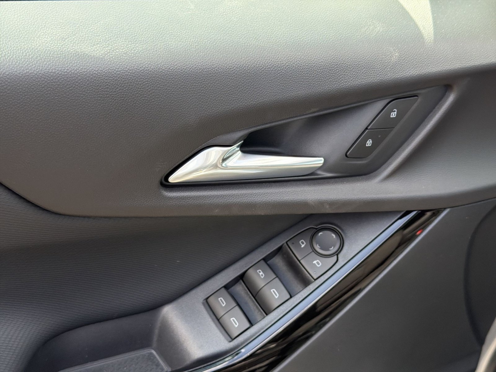 New 2027 Chevrolet Equinox LT FWD image 15
