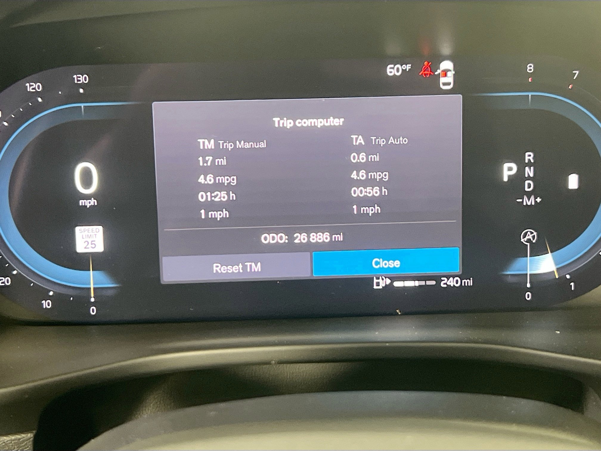 Used 2023 Volvo XC40 B5 Core w/ Climate Package image 12