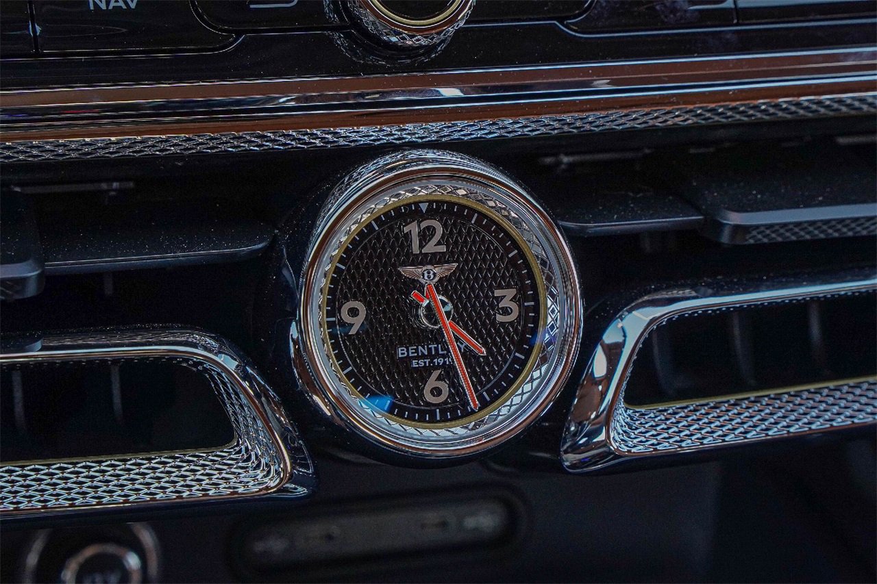 New 2026 Bentley Flying Spur Plug-In Hybrid image 27