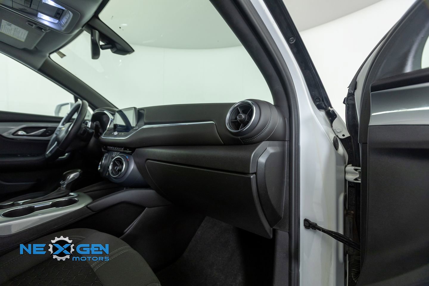 Used 2019 Chevrolet Blazer LT image 36
