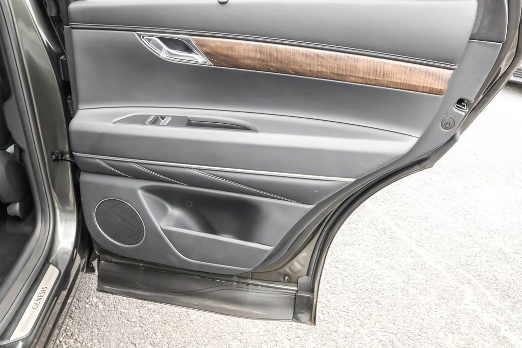Used 2025 Genesis GV80 2.5T Select image 32