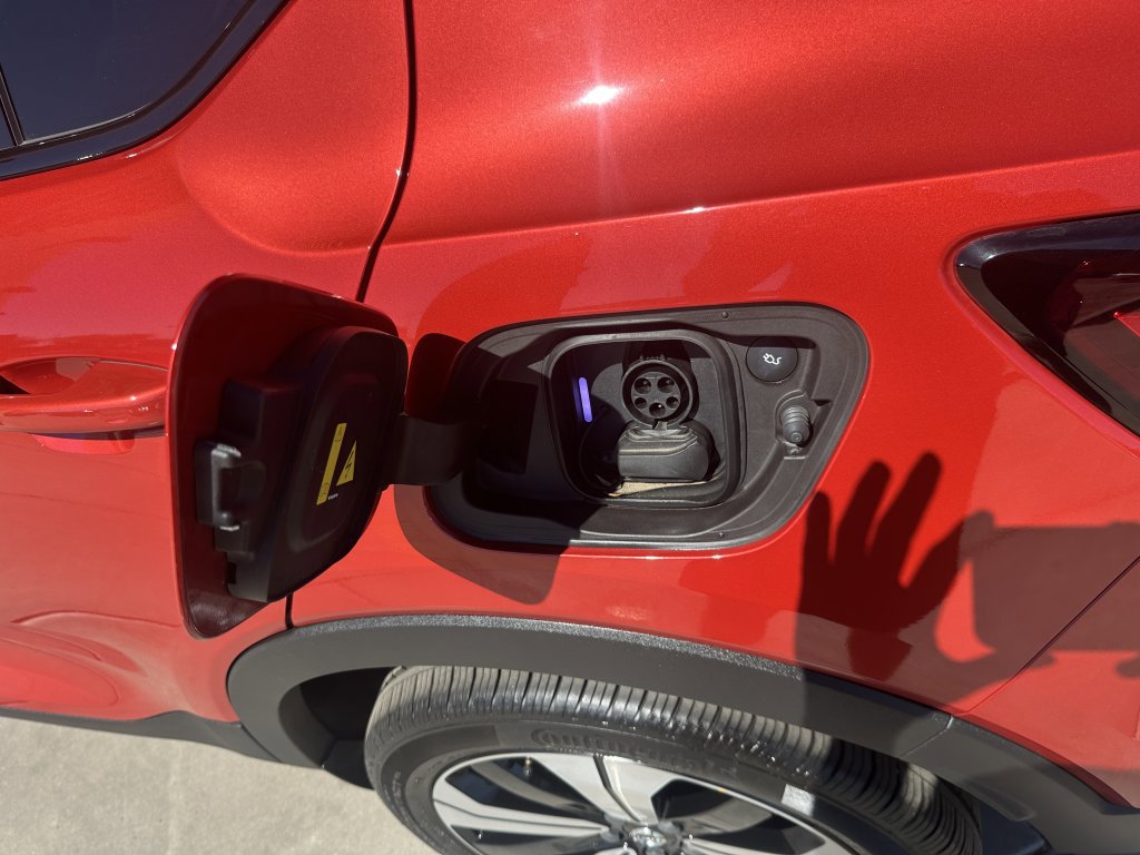 Used 2023 Volvo C40 P8 Recharge Plus image 36