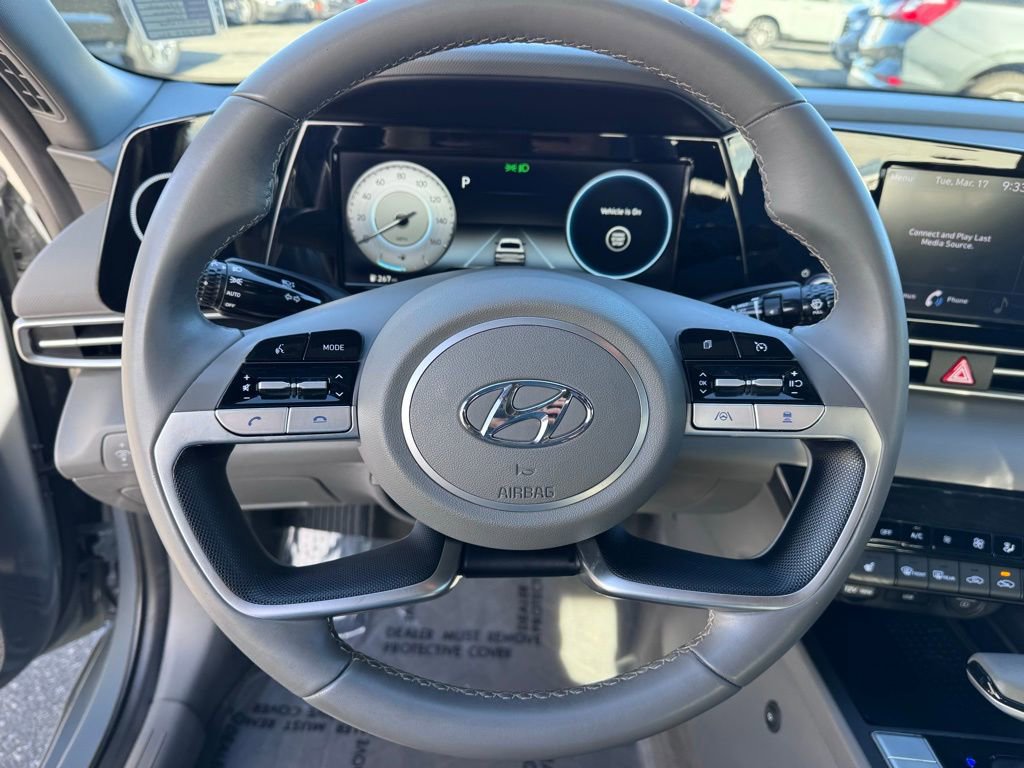 Used 2022 Hyundai Elantra SEL w/ Convenience + Premium Package image 13