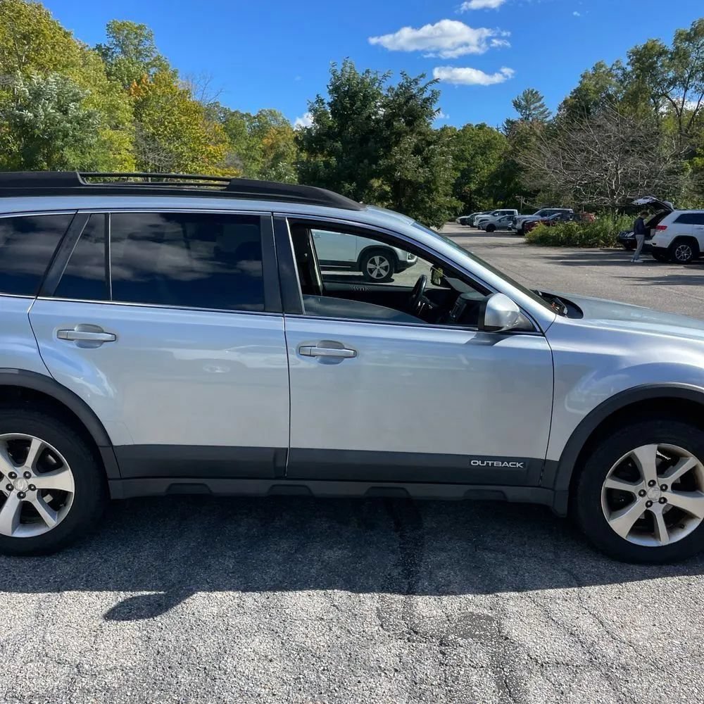 Used 2013 Subaru Outback 2.5i Limited AWD/4WD image 11