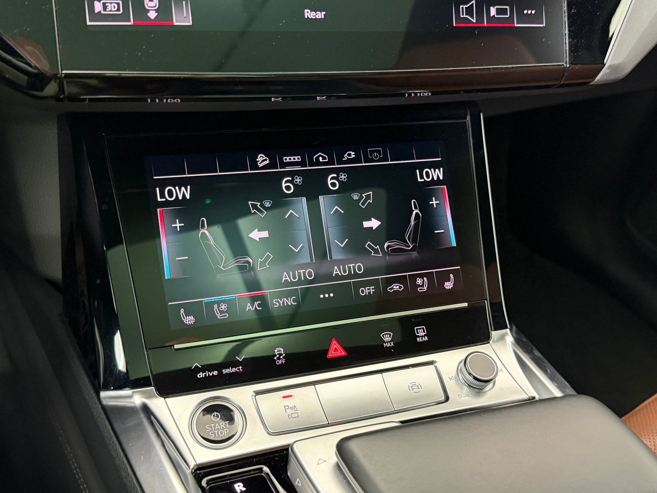 Certified 2022 Audi e-tron Premium Plus w/ Premium Plus Package AWD/4WD image 28