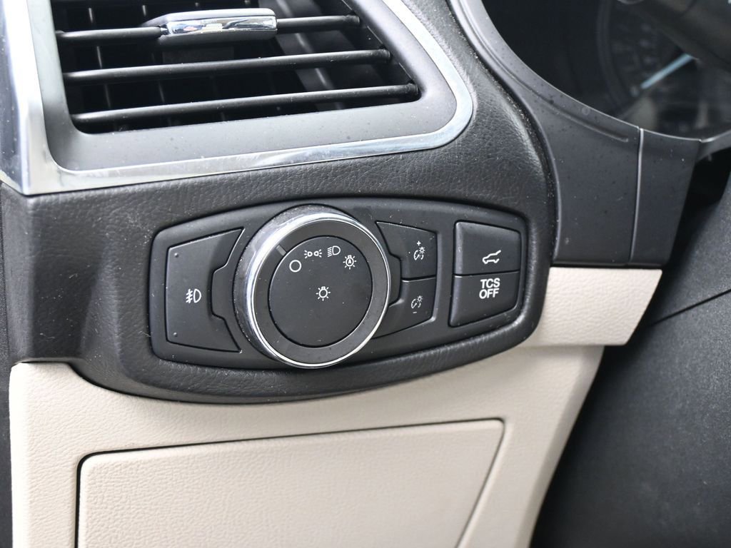 Used 2022 Ford Edge Titanium image 15