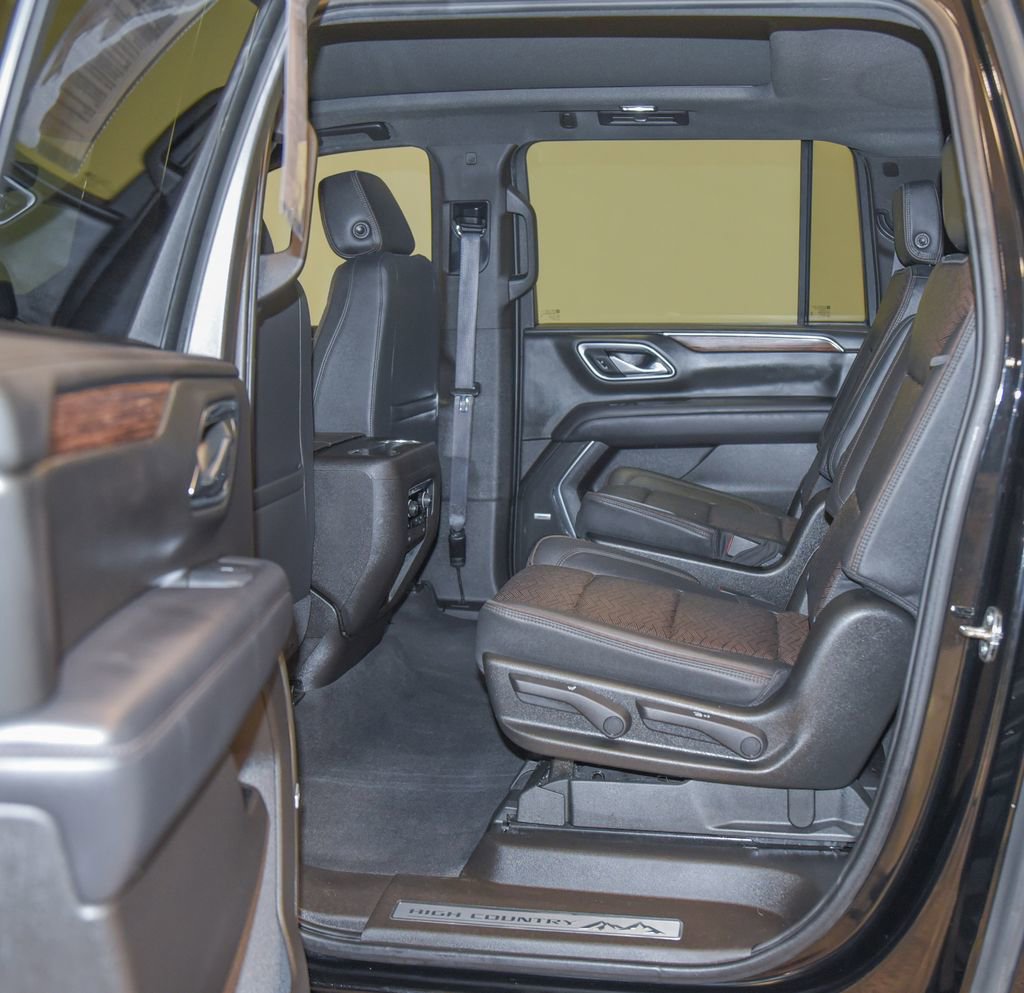 Used 2021 Chevrolet Suburban High Country AWD/4WD image 9