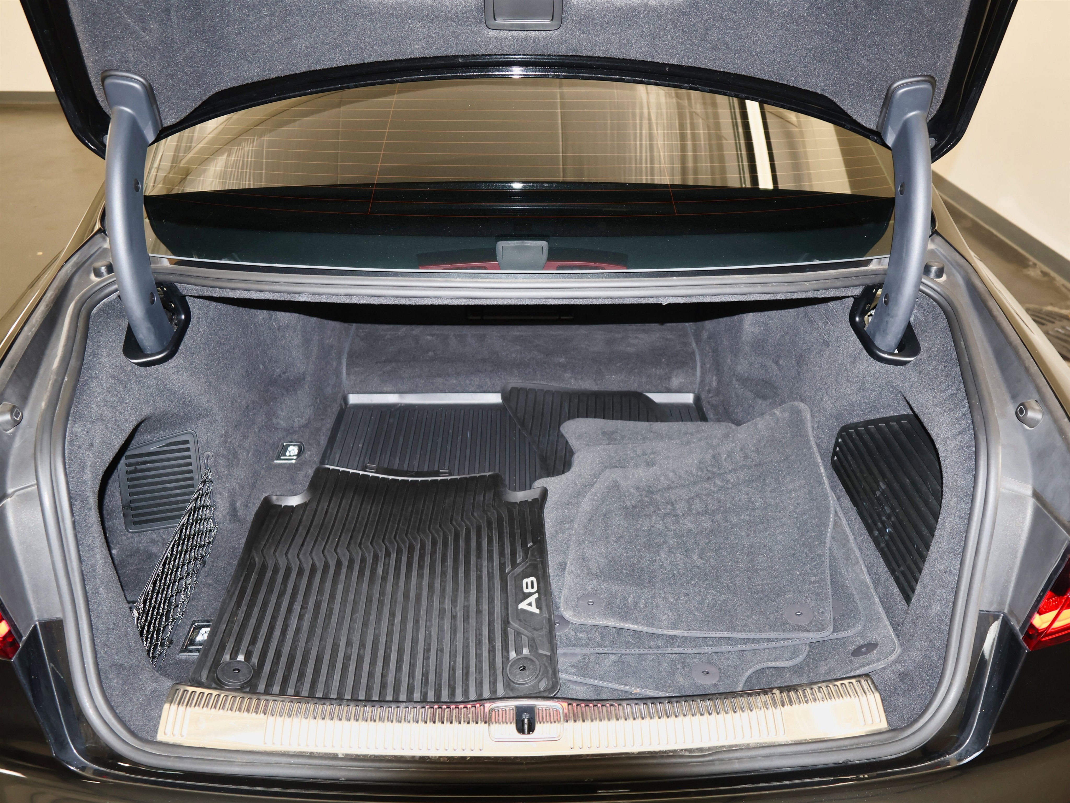 Used 2020 Audi A8 L 4.0T w/ Executive Package image 11