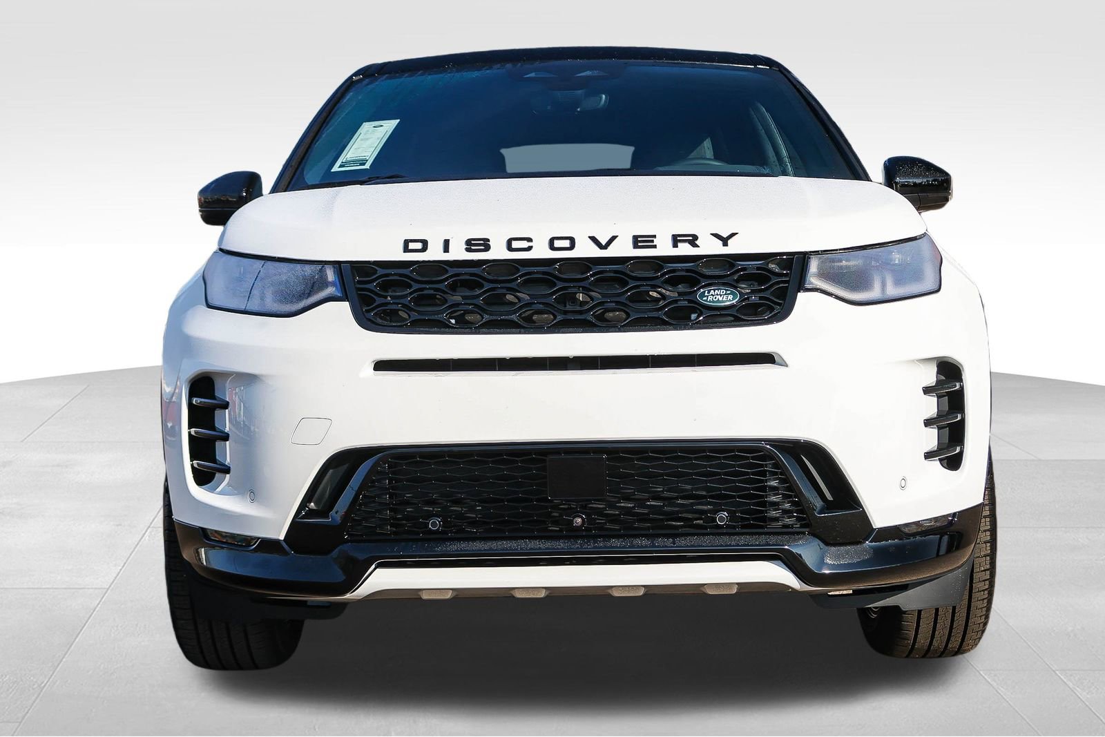 New 2025 Land Rover Discovery Sport Dynamic SE image 2