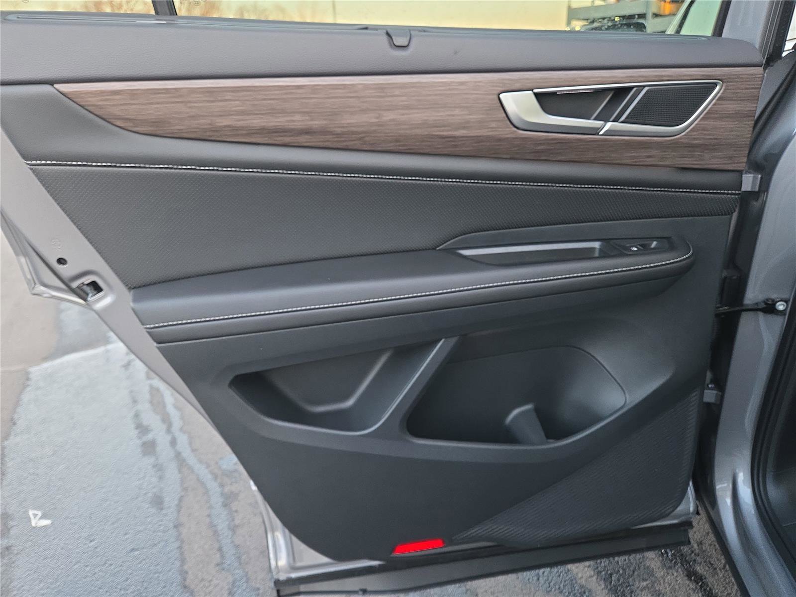 New 2026 Volkswagen Atlas SEL image 23