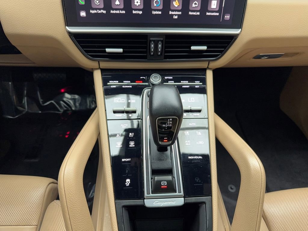 Used 2023 Porsche Cayenne Platinum Edition image 38