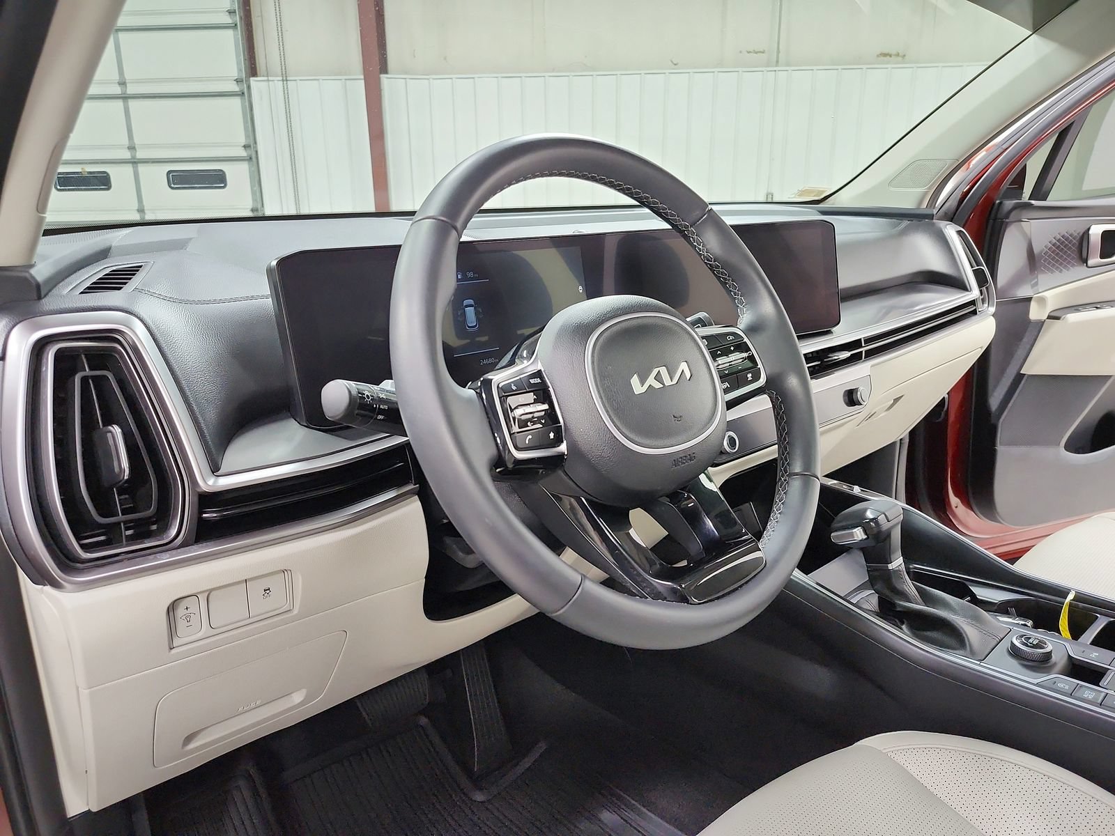 Used 2025 Kia Sorento S w/ Panoramic Sunroof Package FWD image 19