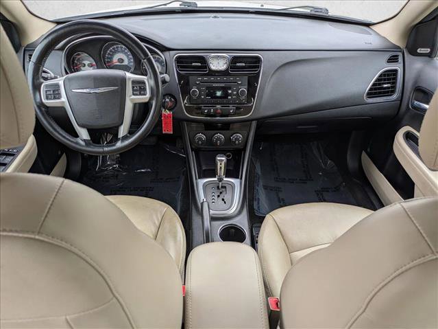 Used 2013 Chrysler 200 Limited image 17