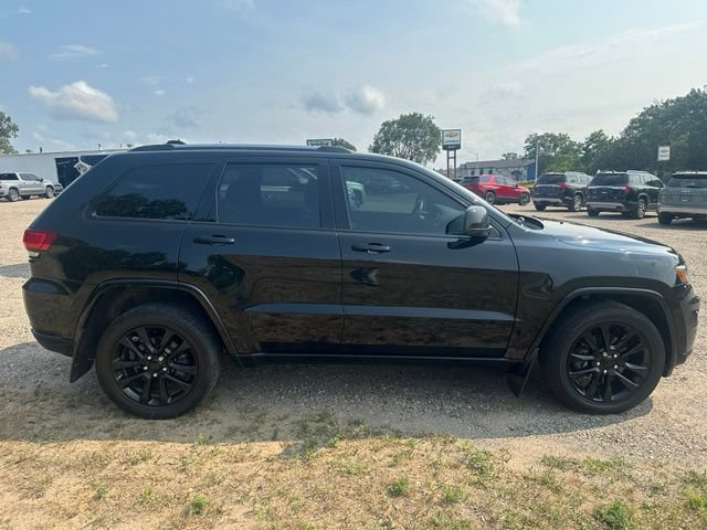 Used 2021 Jeep Grand Cherokee Altitude AWD/4WD image 7