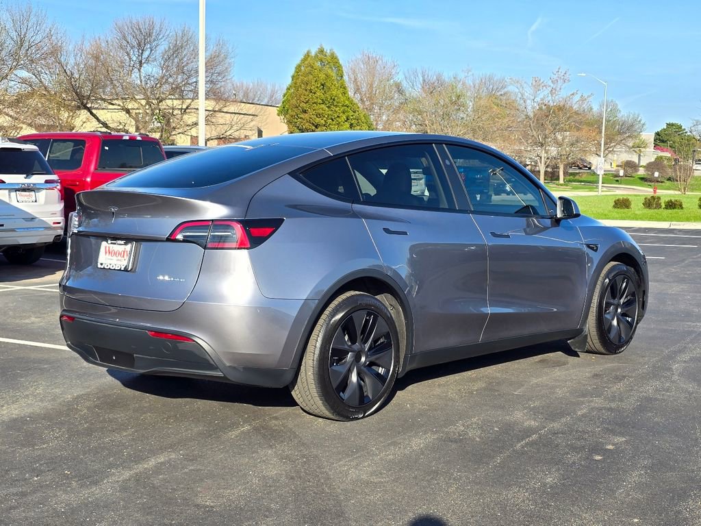 Used 2025 Tesla Model Y Long Range AWD/4WD image 9