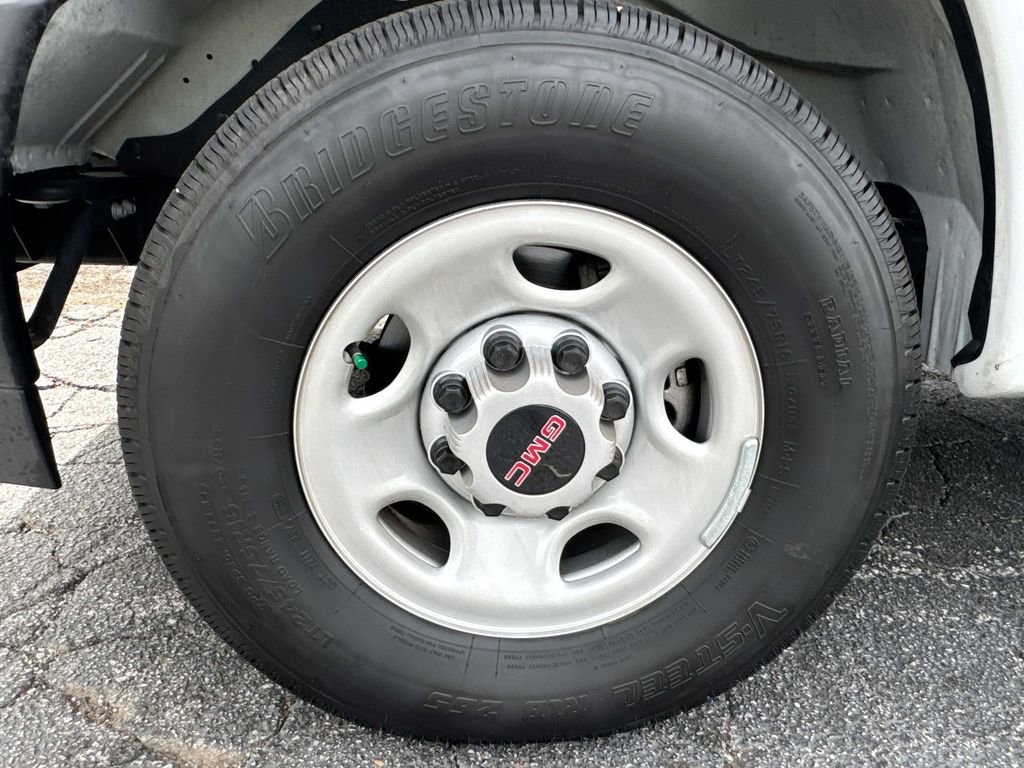 Used 2024 GMC Savana 2500 image 12