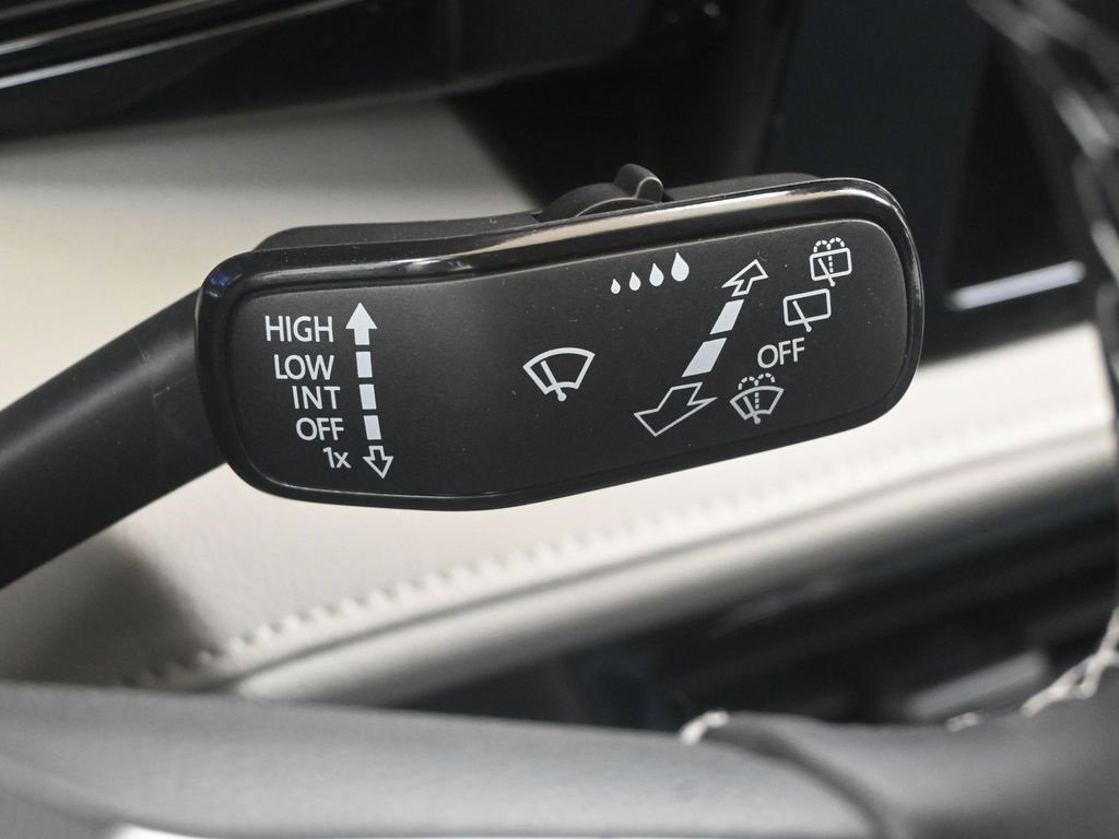 New 2025 Volkswagen Taos S image 30