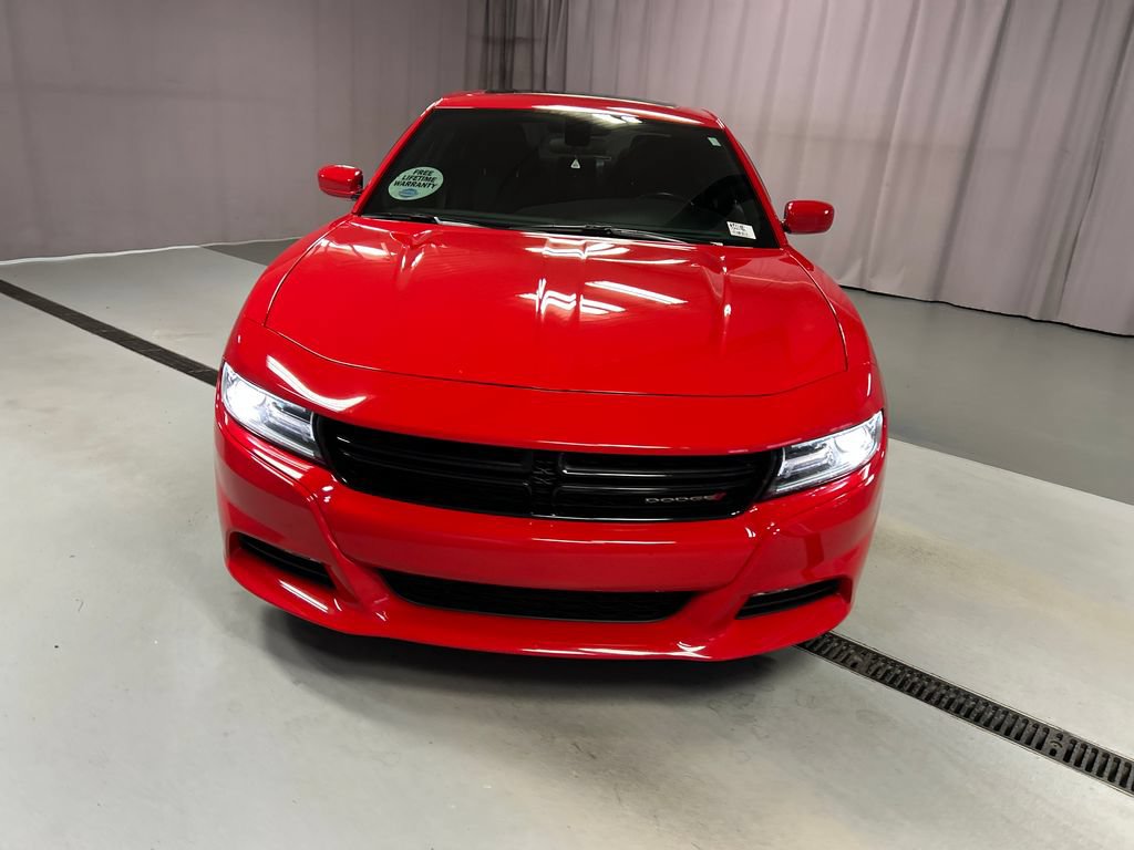 Used 2021 Dodge Charger SXT w/ Driver Convenience Group RWD image 2
