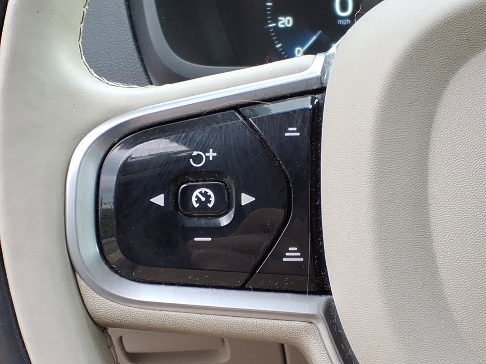 Used 2018 Volvo XC90 T6 Inscription w/ Convenience Package AWD/4WD image 25
