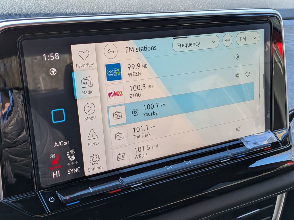 Used 2025 Volkswagen Atlas Cross Sport SE w/ Panoramic Sunroof Package image 22