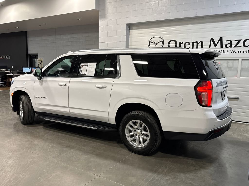 Used 2023 Chevrolet Suburban LT w/ Luxury Package image 27